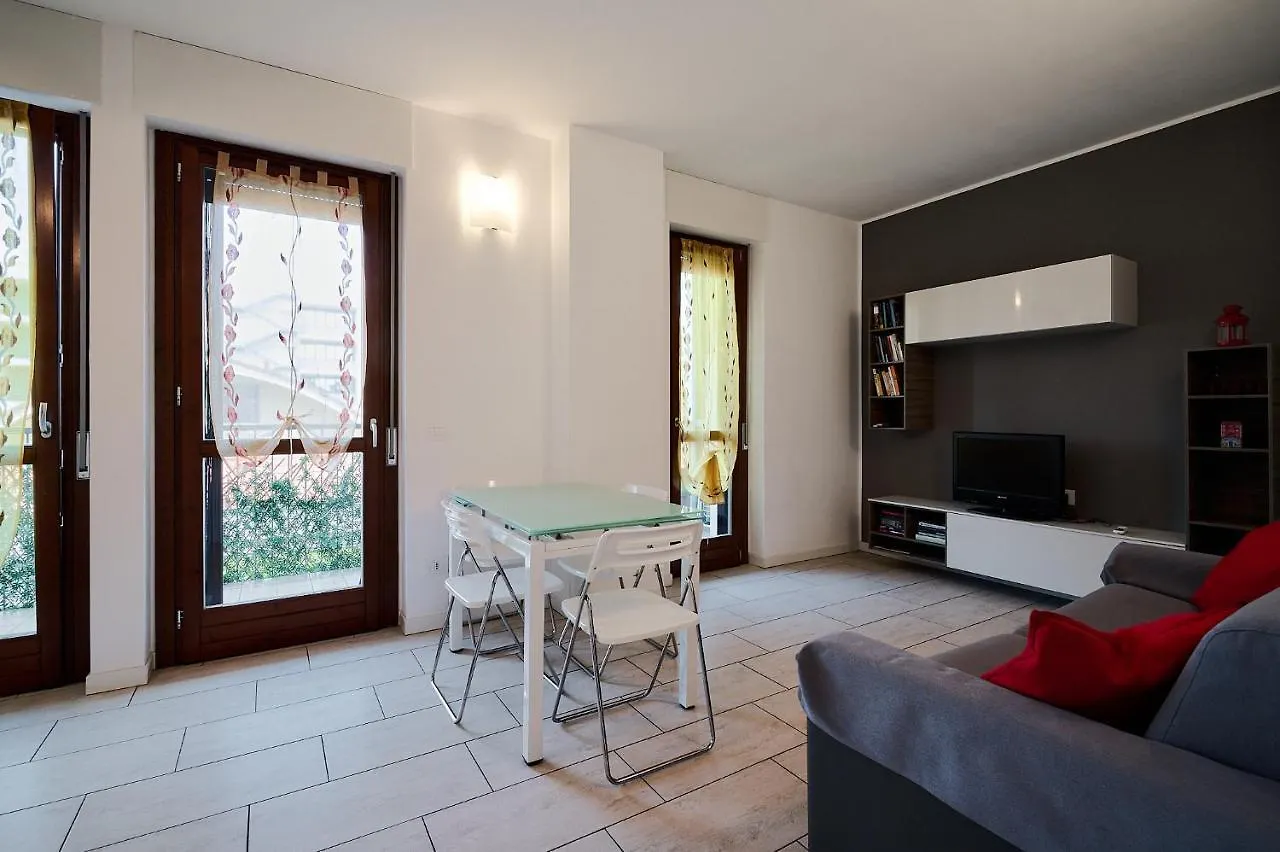 Xenia Apartments - New And Bright Urban Housing Milano