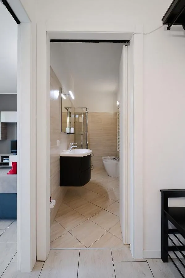 Xenia Apartments - New And Bright Urban Housing Milano 0*,  İtalya