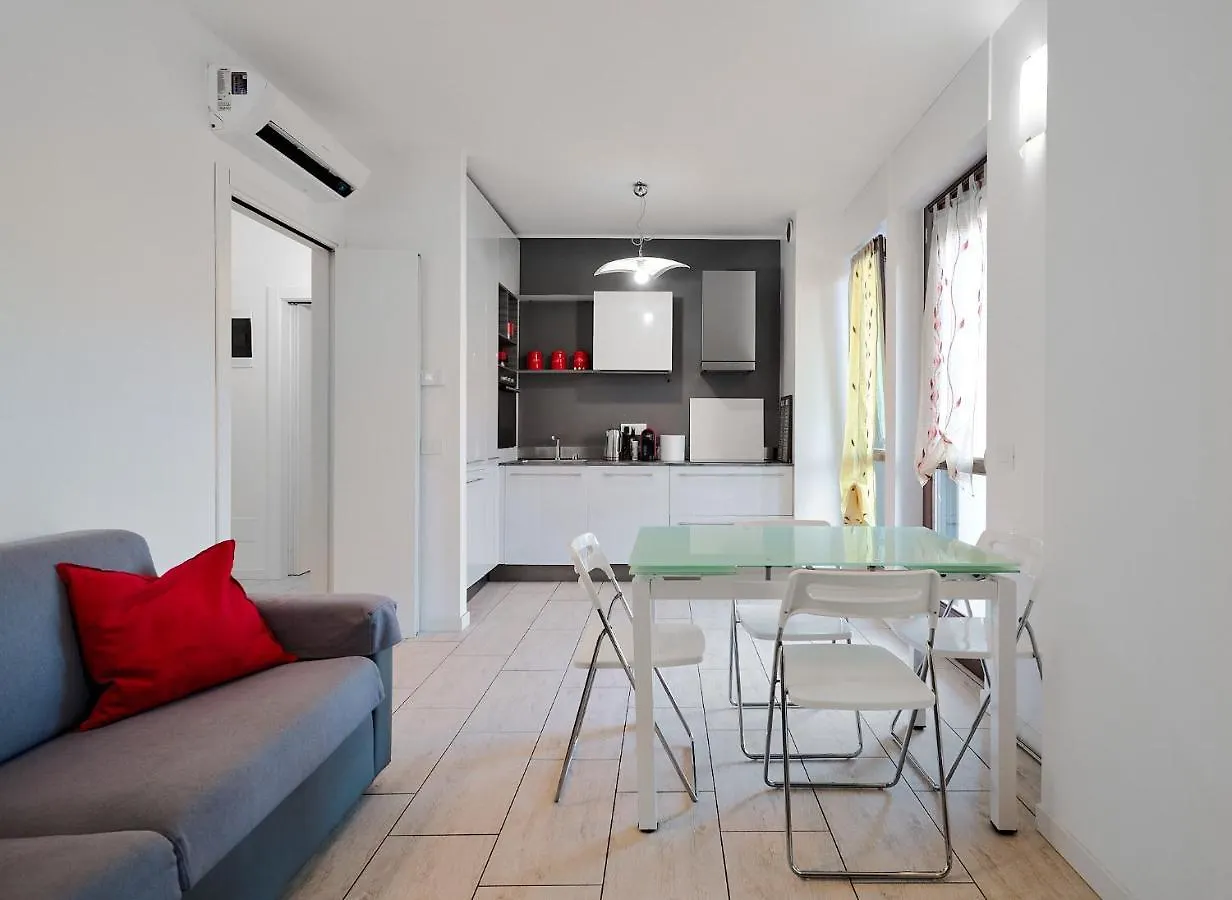 Xenia Apartments - New And Bright Urban Housing Milano 0*,  İtalya