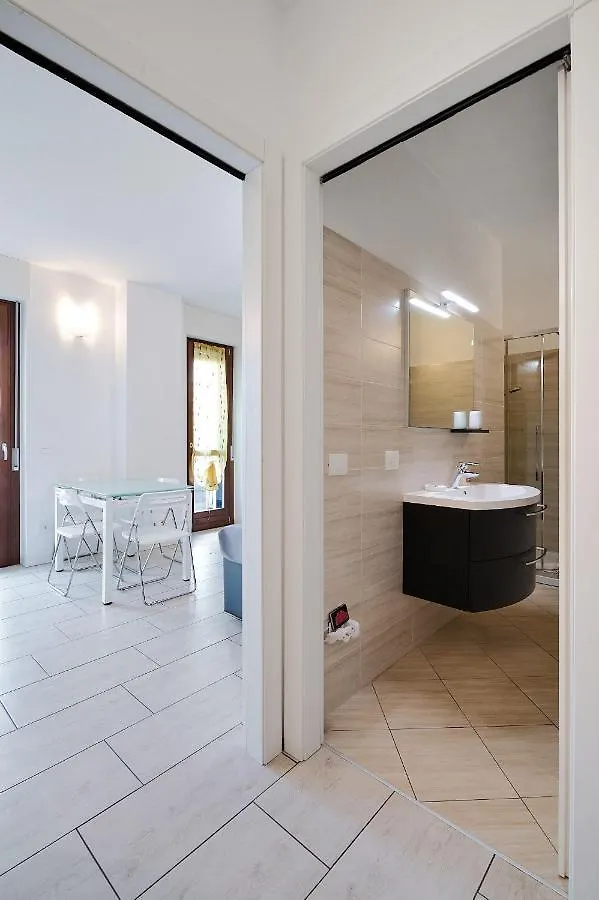 Xenia Apartments - New And Bright Urban Housing Milano İtalya