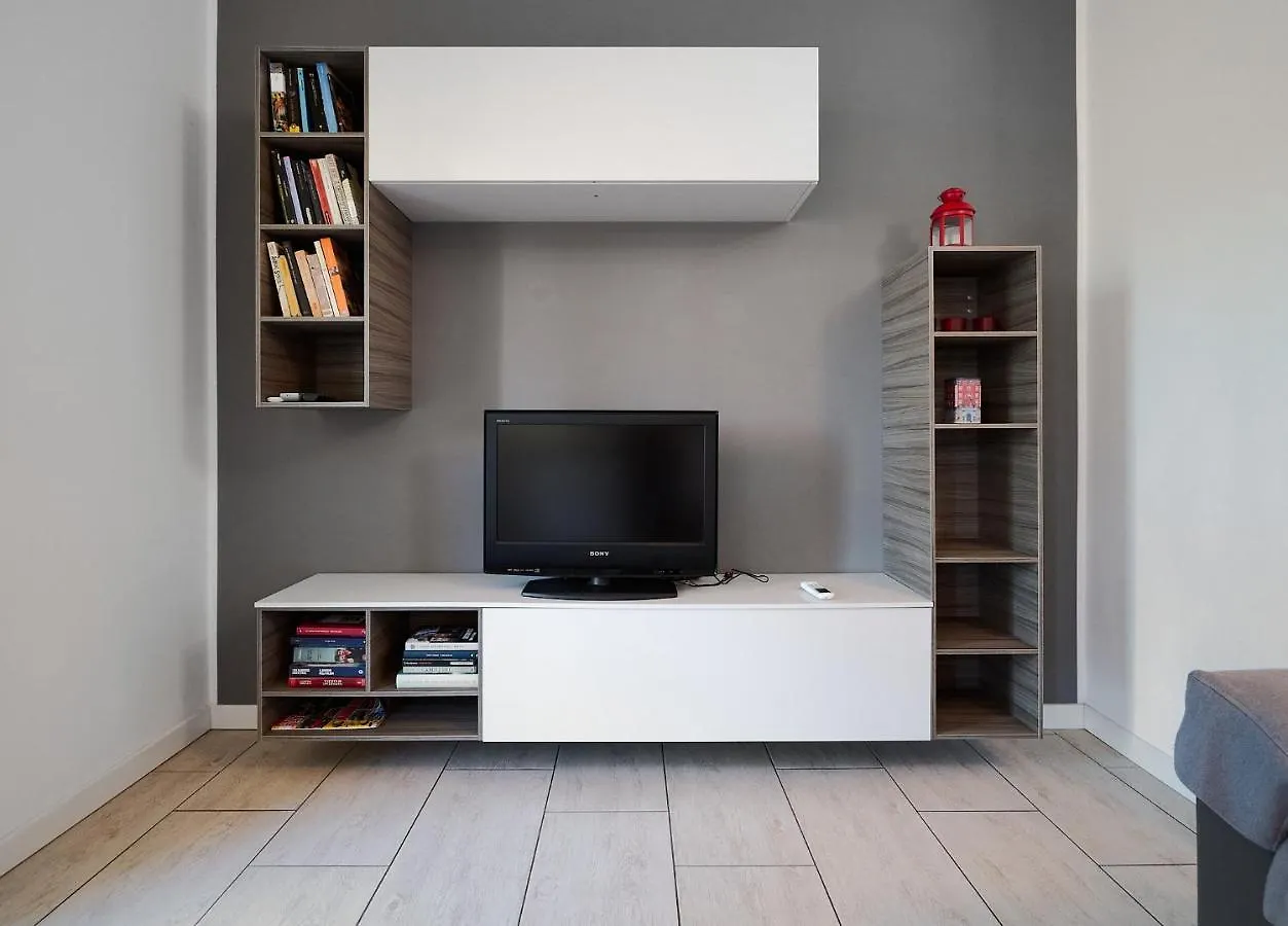 Xenia Apartments - New And Bright Urban Housing Milano İtalya